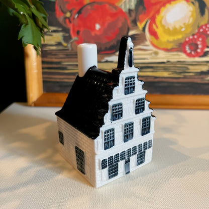 KLM Delft white and blue ceramic houses