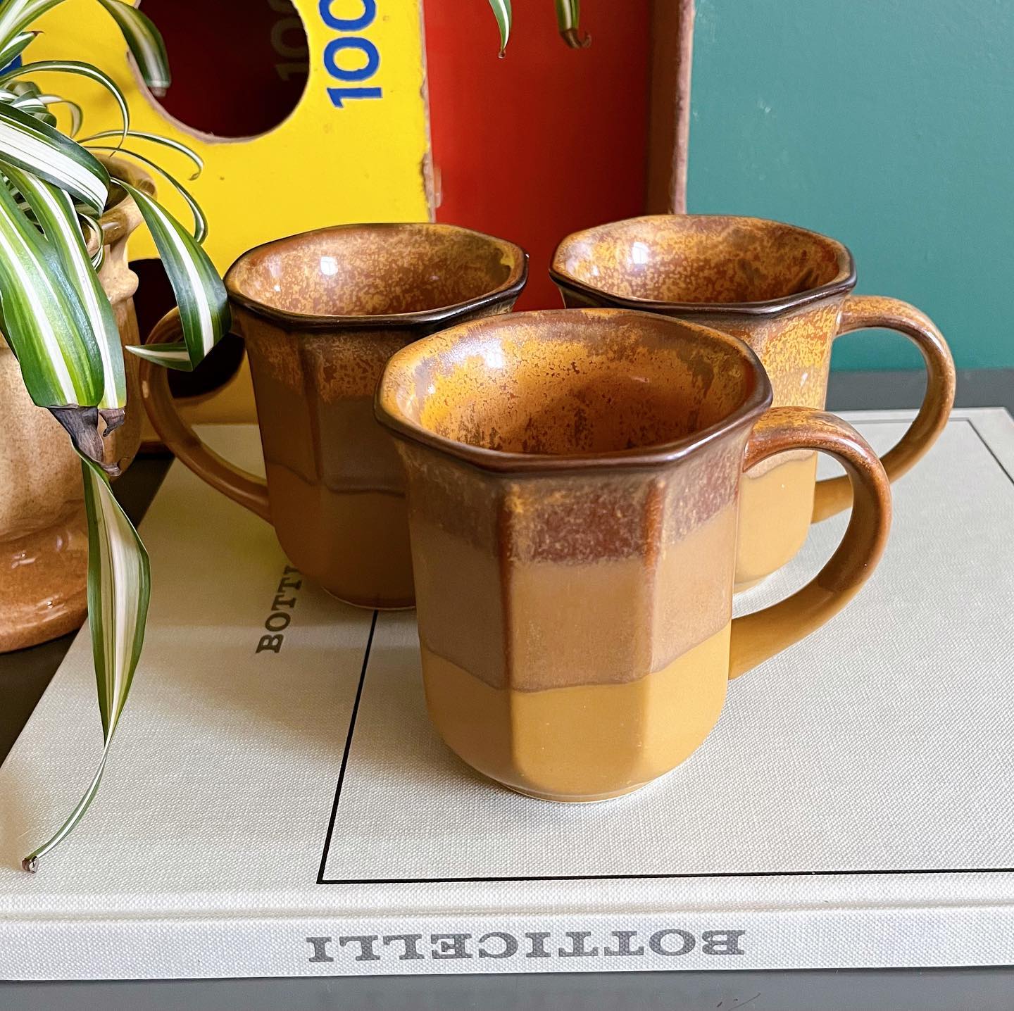 Set of 3 golden mugs - No Kill Vintage