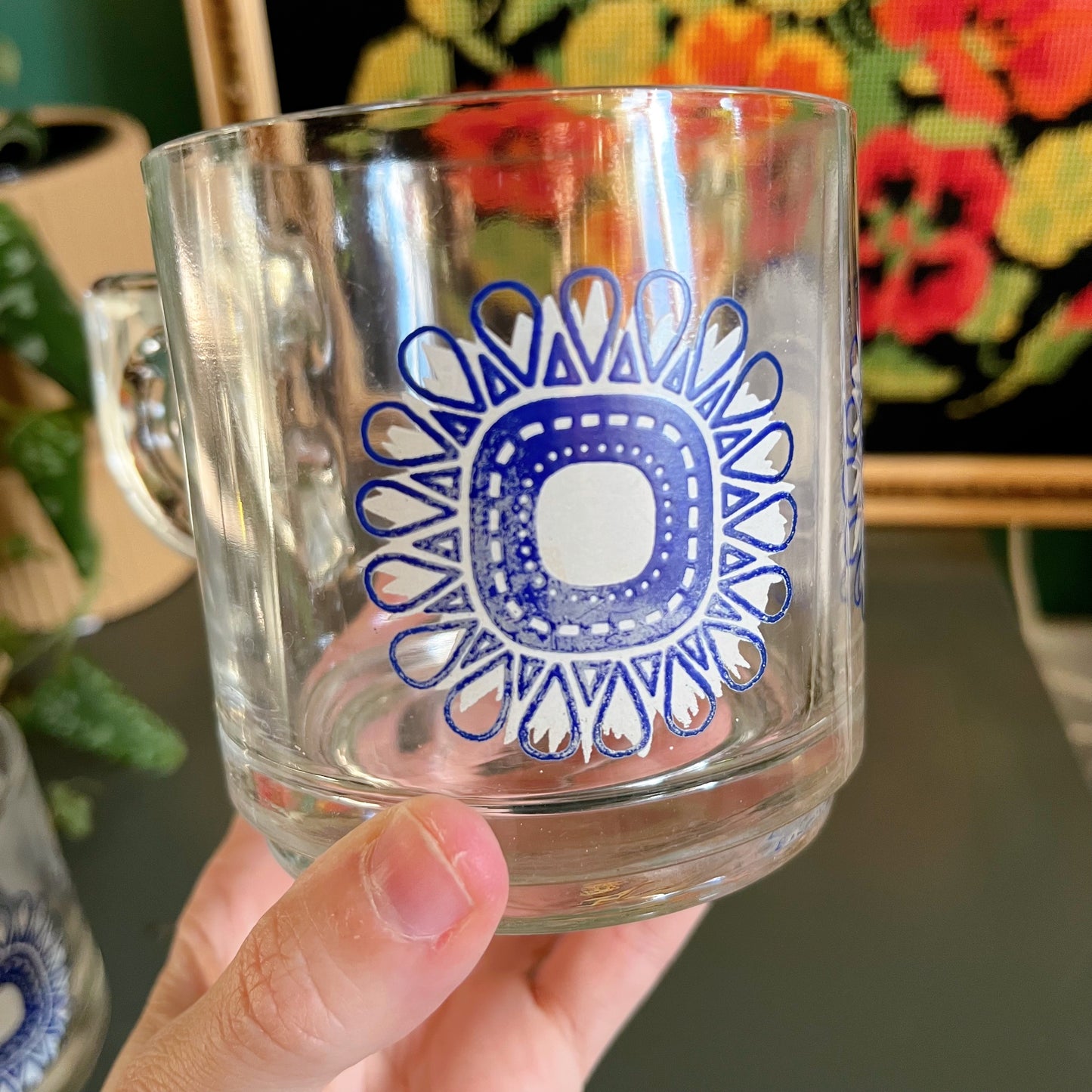 Set of 3 glass mugs with blue and white flowers