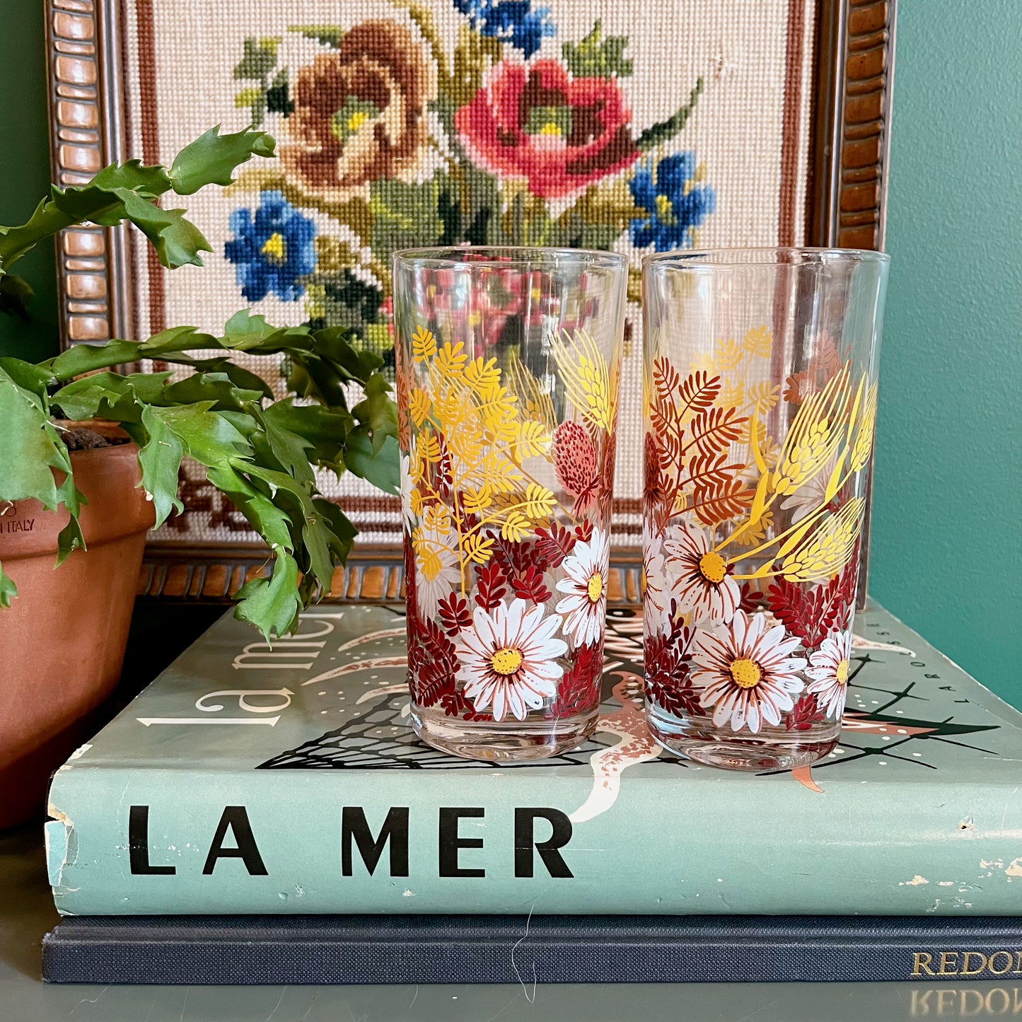 Daisy floral tumblers by VMC Reims